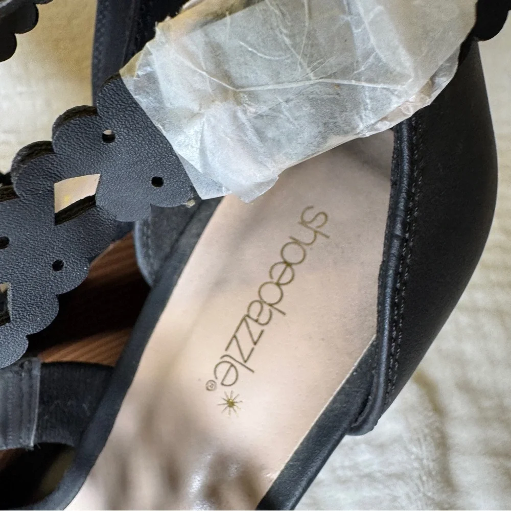 NWOT Shoe Dazzle Jaylah Strappy Black Tan Wedges Size 9.5‎
